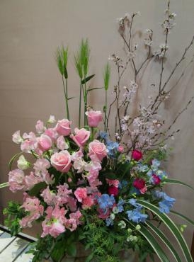 東海桜、バラ(ピンクジューク）、スイートピー、デルフィニューム
